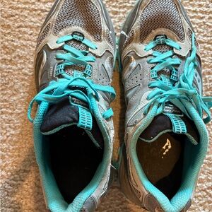 Saucony Women's Gray and Teal Athletic Shoes